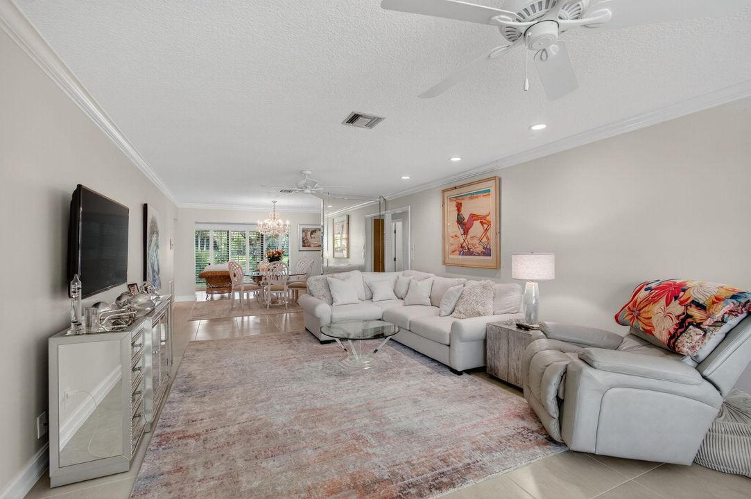 Active With Contract: $315,000 (2 beds, 2 baths, 1404 Square Feet)