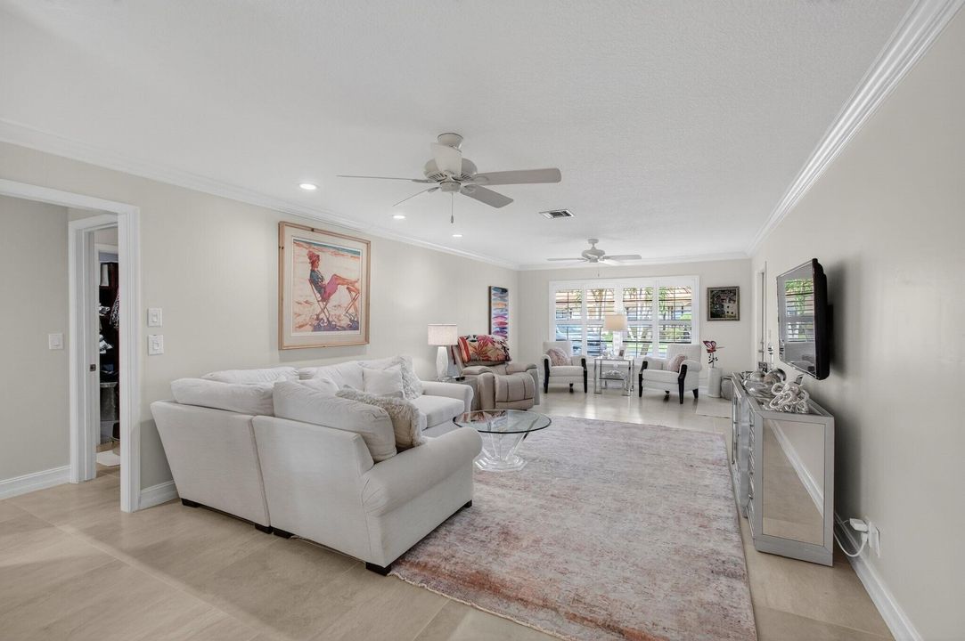 Active With Contract: $315,000 (2 beds, 2 baths, 1404 Square Feet)