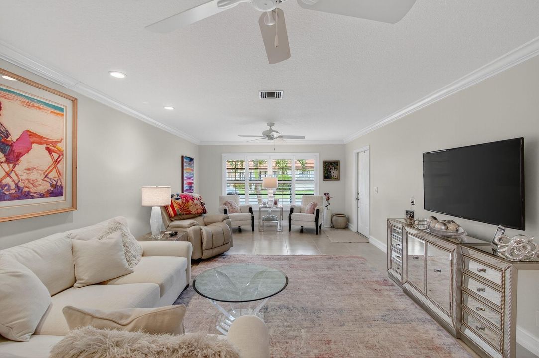 Active With Contract: $315,000 (2 beds, 2 baths, 1404 Square Feet)