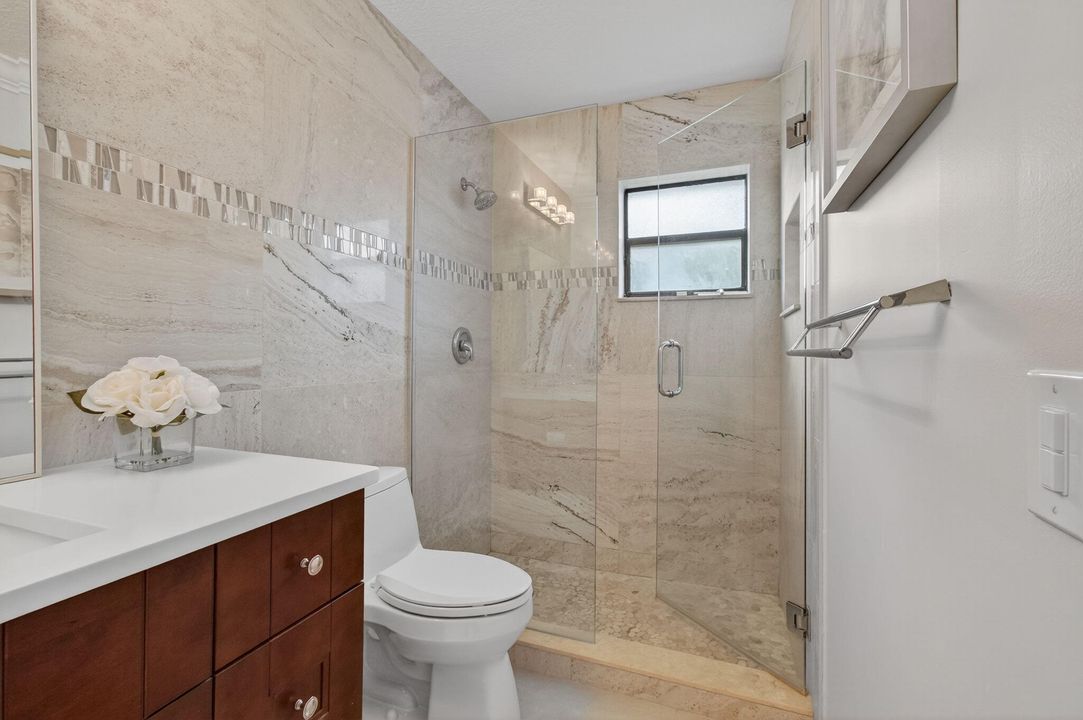 Active With Contract: $315,000 (2 beds, 2 baths, 1404 Square Feet)