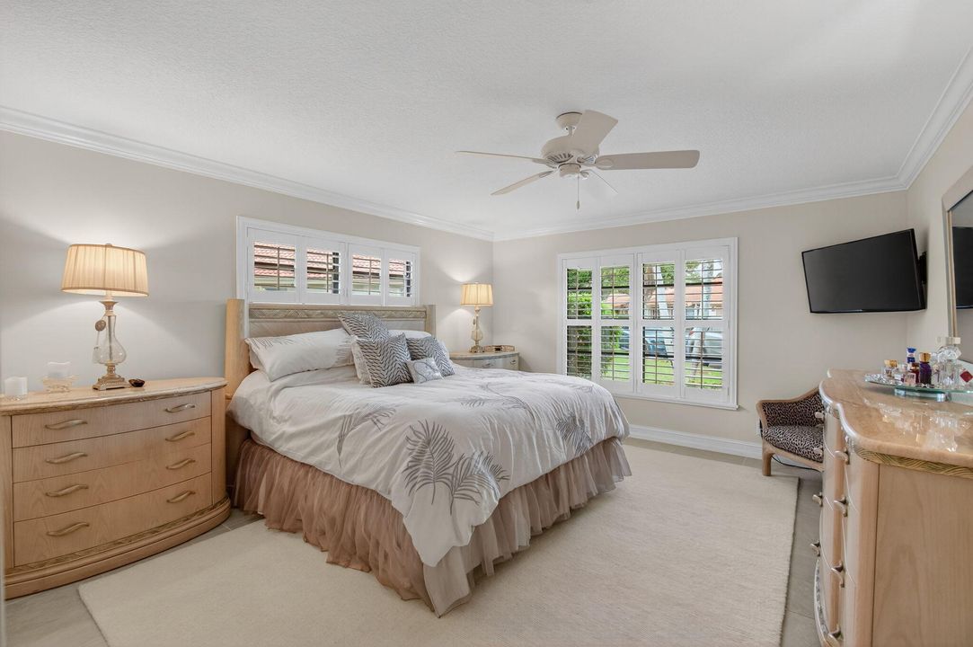 Active With Contract: $315,000 (2 beds, 2 baths, 1404 Square Feet)