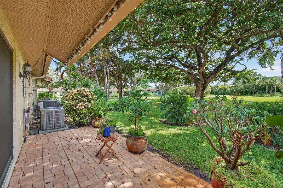 Active With Contract: $315,000 (2 beds, 2 baths, 1404 Square Feet)