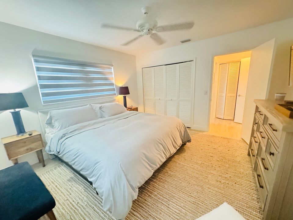 For Sale: $379,000 (2 beds, 2 baths, 962 Square Feet)