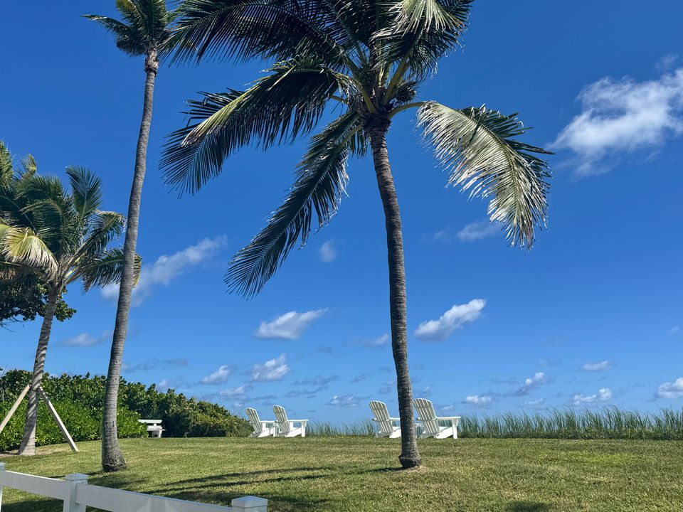 For Sale: $379,000 (2 beds, 2 baths, 962 Square Feet)