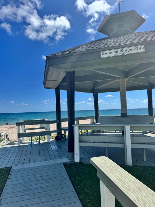 For Sale: $379,000 (2 beds, 2 baths, 962 Square Feet)