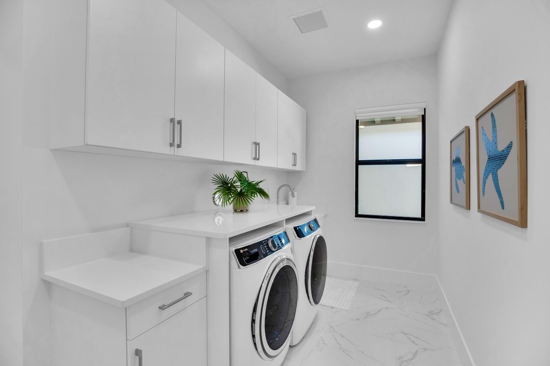 For Sale: $1,795,000 (3 beds, 3 baths, 2254 Square Feet)