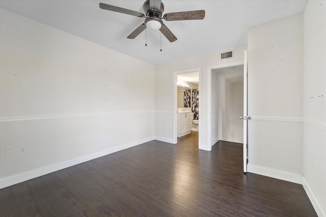 Active With Contract: $2,100 (2 beds, 2 baths, 1288 Square Feet)