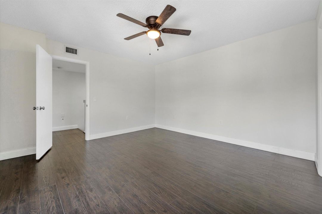 Active With Contract: $2,100 (2 beds, 2 baths, 1288 Square Feet)