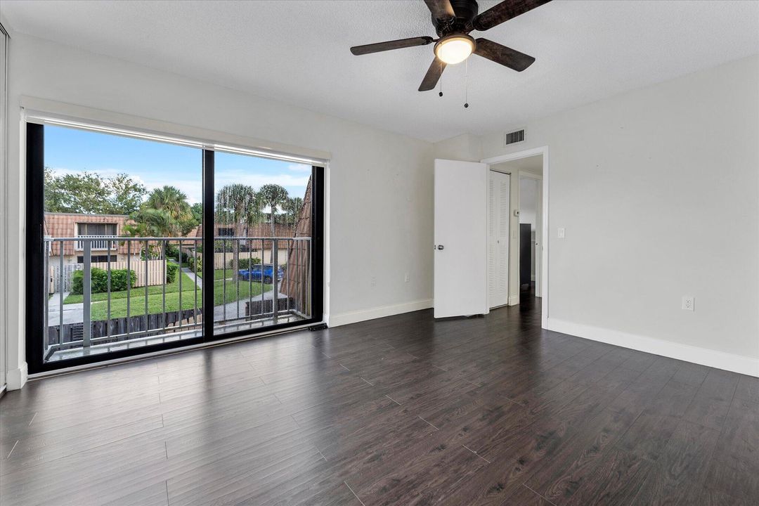 Active With Contract: $2,100 (2 beds, 2 baths, 1288 Square Feet)