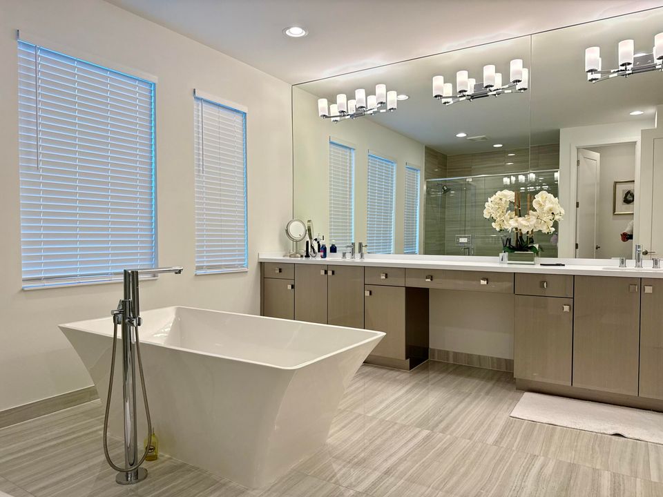 Activo con contrato: $2,250,000 (5 camas, 5 baños, 3687 Pies cuadrados)