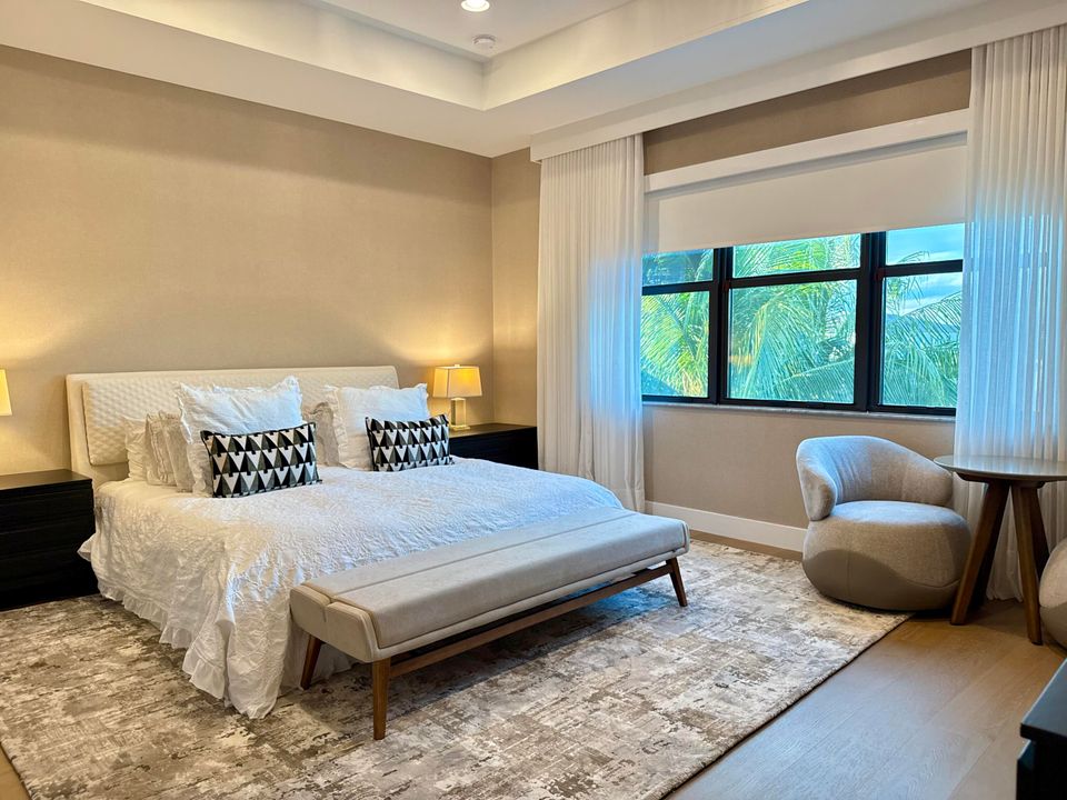 Activo con contrato: $2,250,000 (5 camas, 5 baños, 3687 Pies cuadrados)