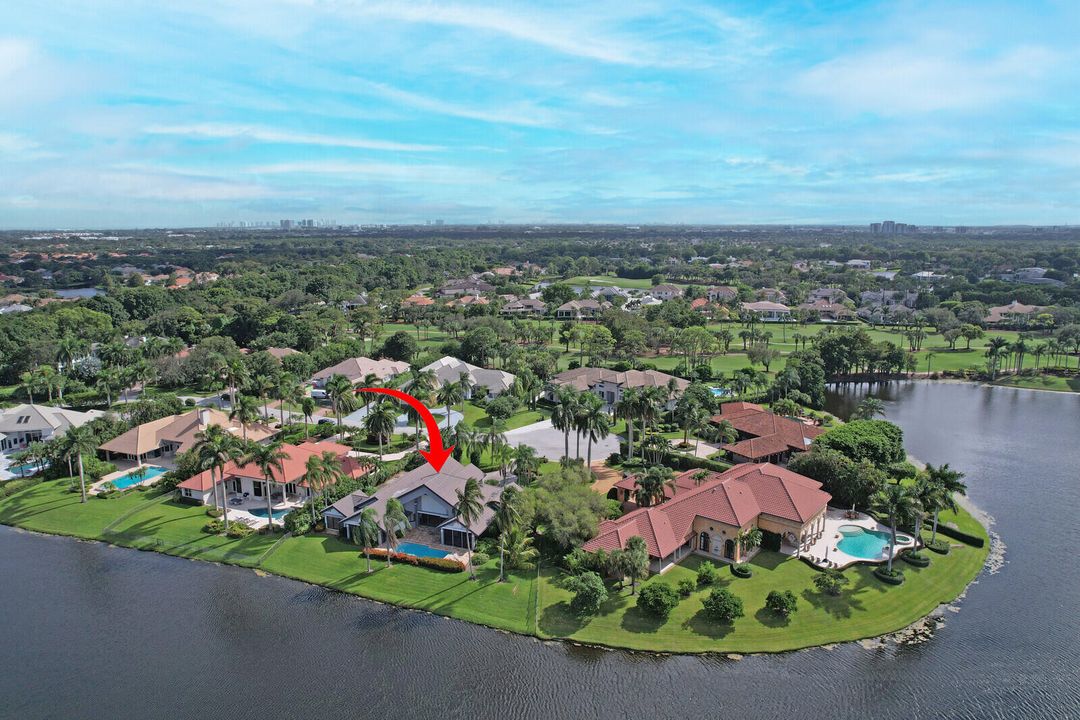 Activo con contrato: $4,950,000 (3 camas, 3 baños, 4037 Pies cuadrados)