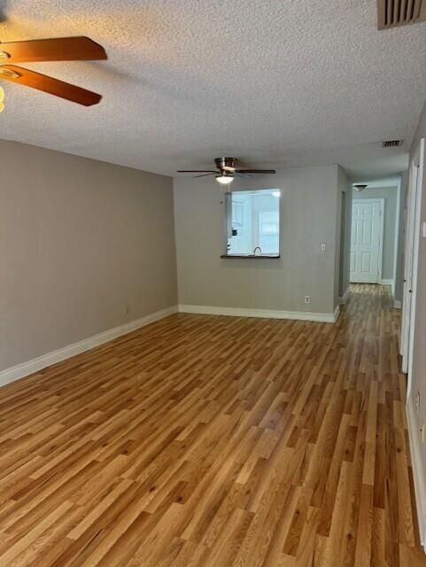 出租: $1,850 (2 贝兹, 2 浴室, 1078 平方英尺)