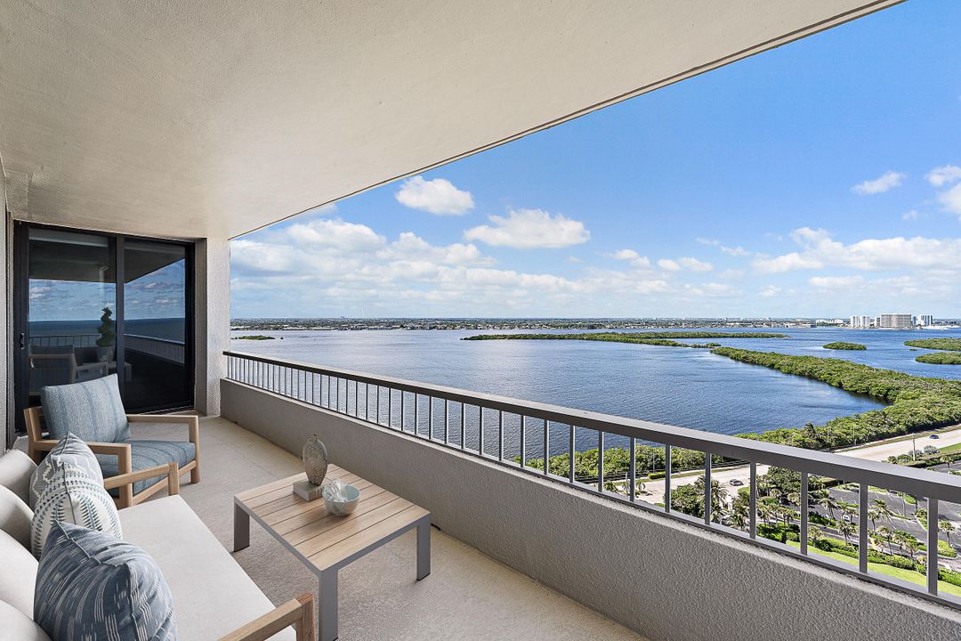 For Sale: $1,200,000 (2 beds, 2 baths, 1435 Square Feet)