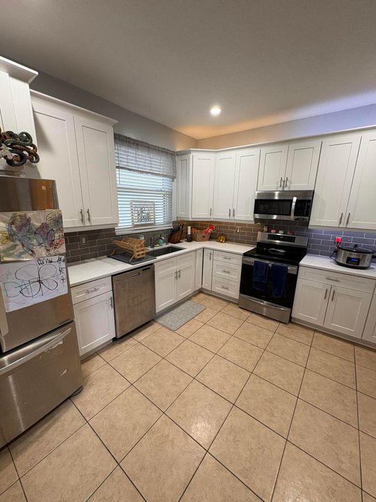 Active With Contract: $515,000 (3 beds, 2 baths, 1688 Square Feet)