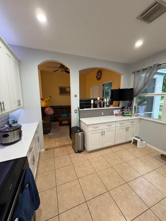 Active With Contract: $515,000 (3 beds, 2 baths, 1688 Square Feet)