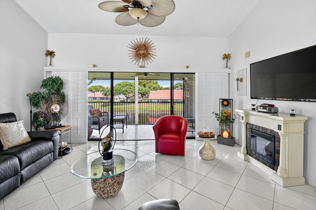 Active With Contract: $3,500 (3 beds, 2 baths, 1620 Square Feet)