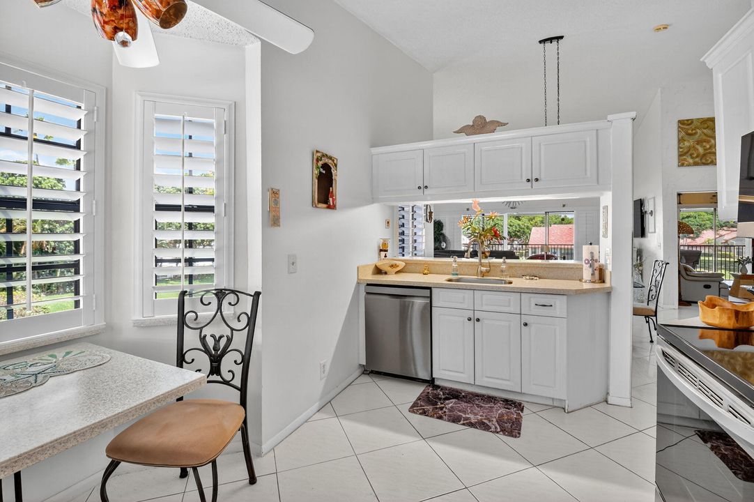 Active With Contract: $3,500 (3 beds, 2 baths, 1620 Square Feet)