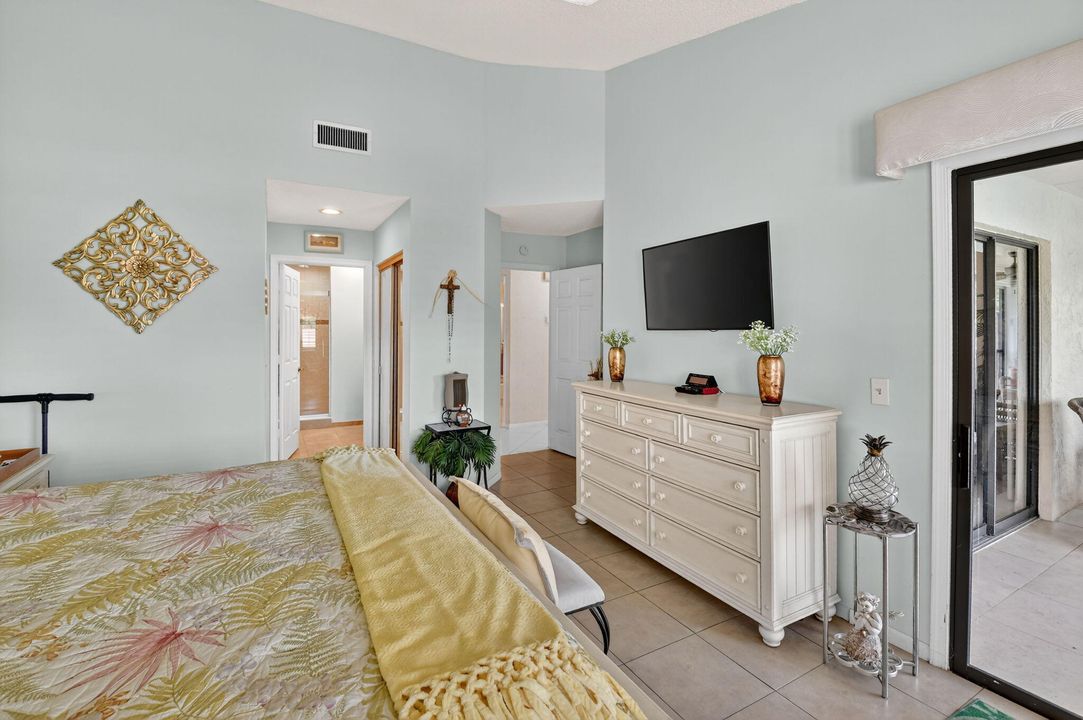 Active With Contract: $3,500 (3 beds, 2 baths, 1620 Square Feet)