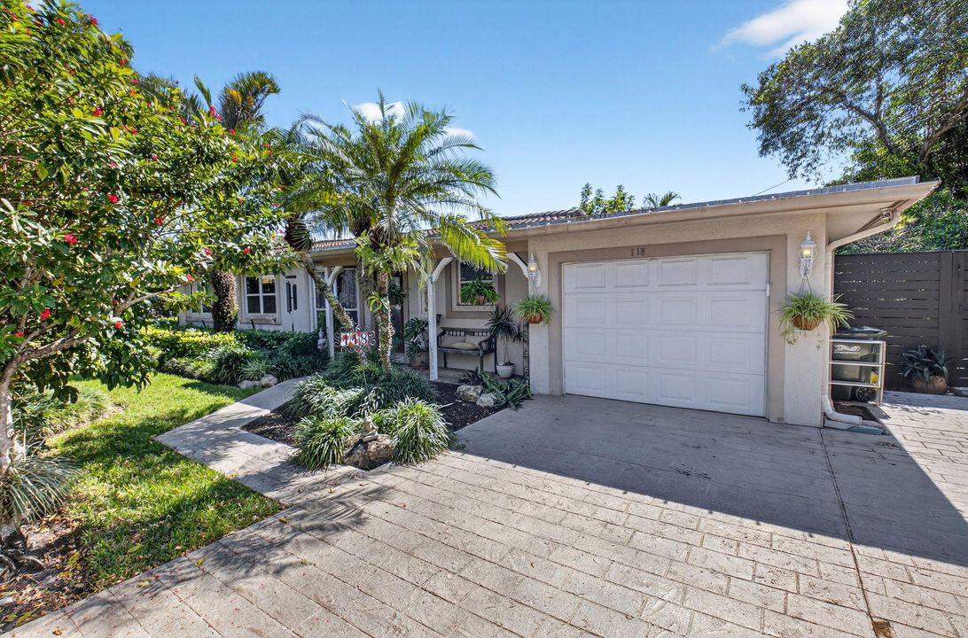 Recently Sold: $775,000 (3 beds, 2 baths, 1440 Square Feet)