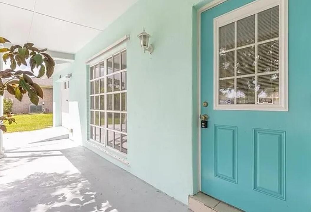 For Sale: $329,000 (3 beds, 3 baths, 1698 Square Feet)