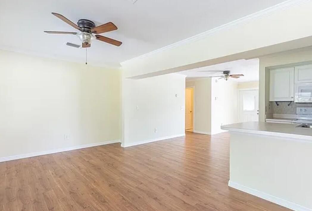 For Sale: $329,000 (3 beds, 3 baths, 1698 Square Feet)