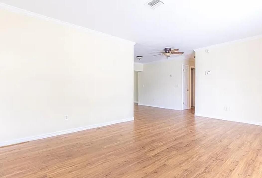 For Sale: $329,000 (3 beds, 3 baths, 1698 Square Feet)