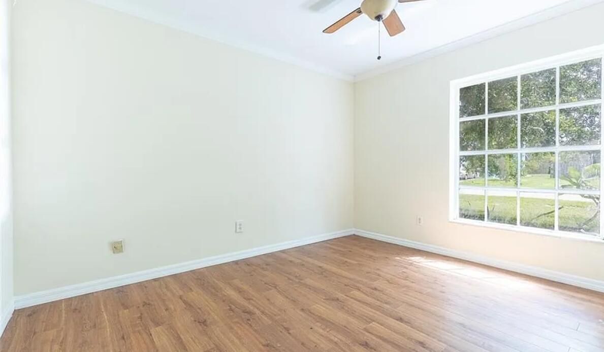 For Sale: $329,000 (3 beds, 3 baths, 1698 Square Feet)