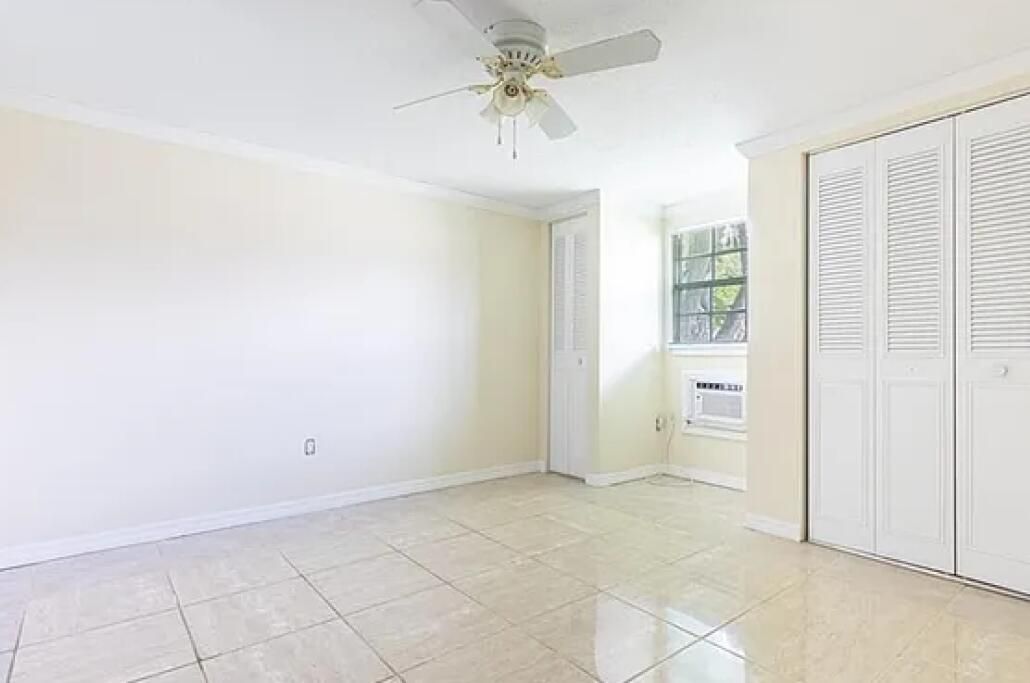 For Sale: $329,000 (3 beds, 3 baths, 1698 Square Feet)