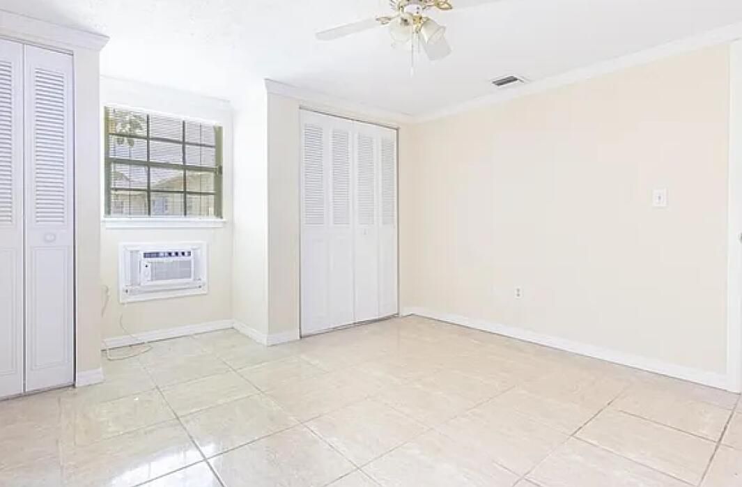 For Sale: $329,000 (3 beds, 3 baths, 1698 Square Feet)