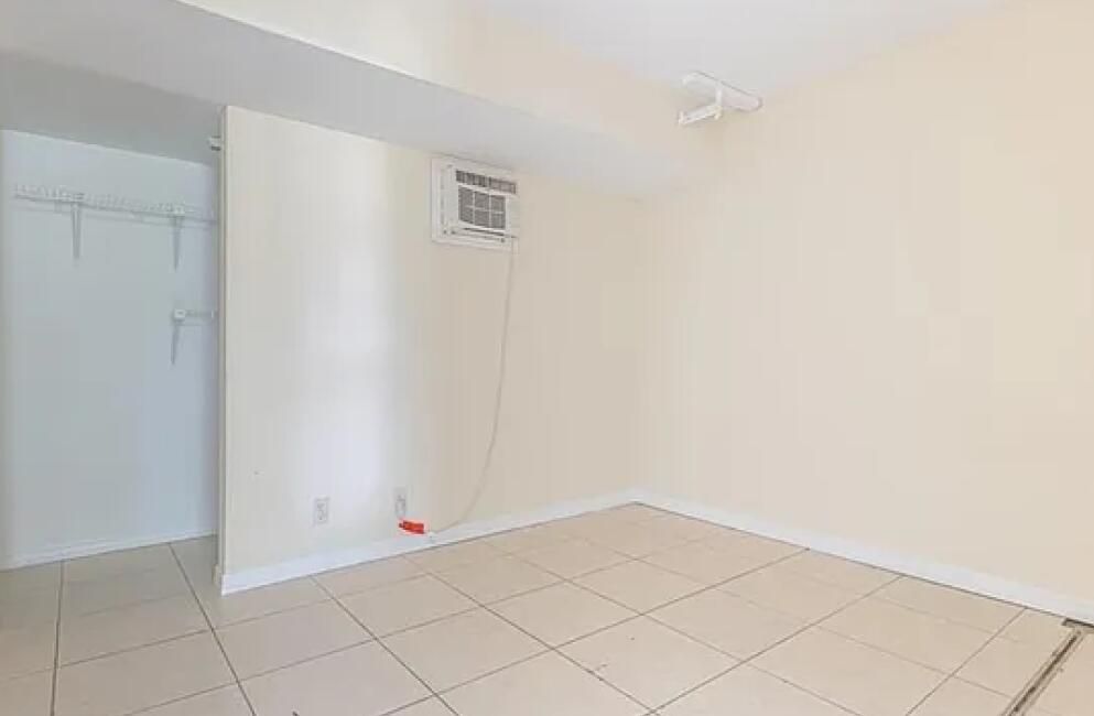 For Sale: $329,000 (3 beds, 3 baths, 1698 Square Feet)