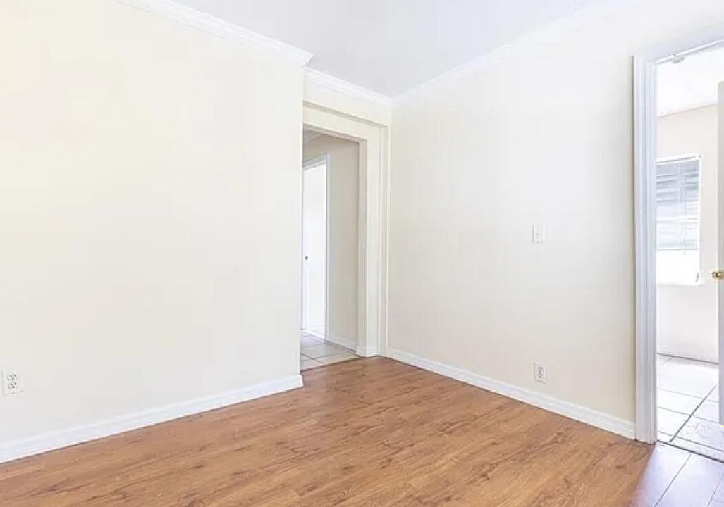 For Sale: $329,000 (3 beds, 3 baths, 1698 Square Feet)