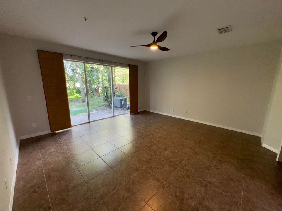 Active With Contract: $2,300 (3 beds, 2 baths, 1338 Square Feet)