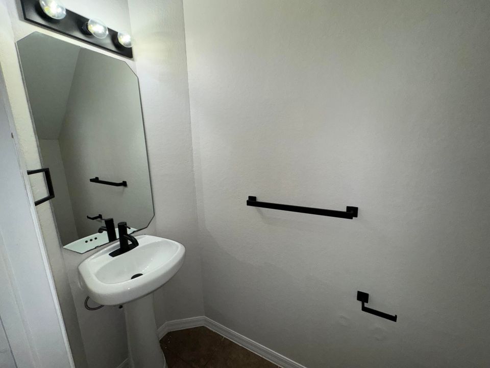 Active With Contract: $2,300 (3 beds, 2 baths, 1338 Square Feet)