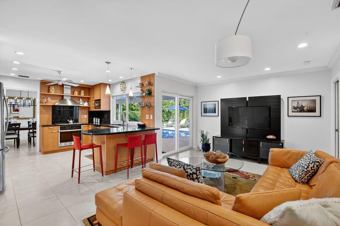 Active With Contract: $1,395,000 (5 beds, 3 baths, 2347 Square Feet)
