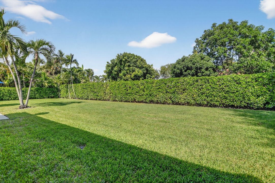 Active With Contract: $1,395,000 (5 beds, 3 baths, 2347 Square Feet)