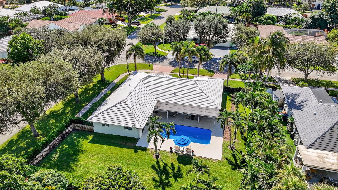 Active With Contract: $1,395,000 (5 beds, 3 baths, 2347 Square Feet)