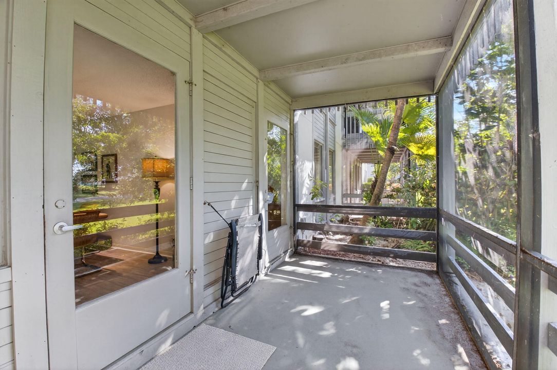 For Sale: $280,000 (2 beds, 2 baths, 1229 Square Feet)