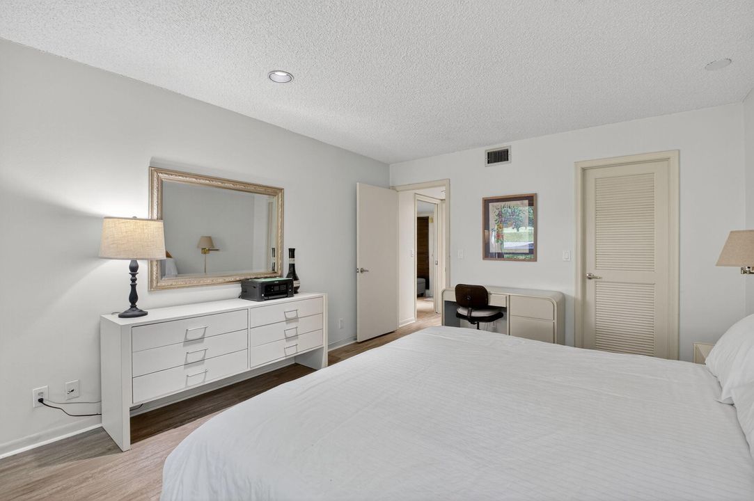 For Sale: $280,000 (2 beds, 2 baths, 1229 Square Feet)