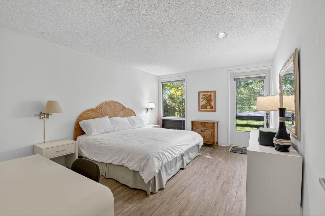 For Sale: $280,000 (2 beds, 2 baths, 1229 Square Feet)