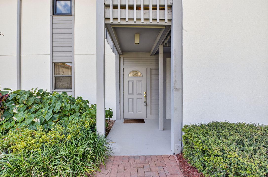 For Sale: $280,000 (2 beds, 2 baths, 1229 Square Feet)