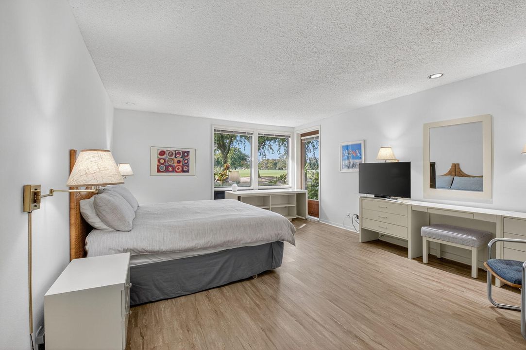 For Sale: $280,000 (2 beds, 2 baths, 1229 Square Feet)