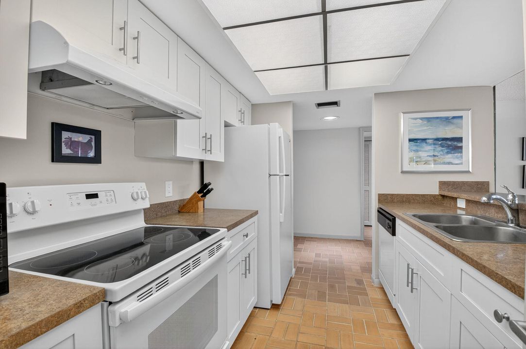 For Sale: $280,000 (2 beds, 2 baths, 1229 Square Feet)