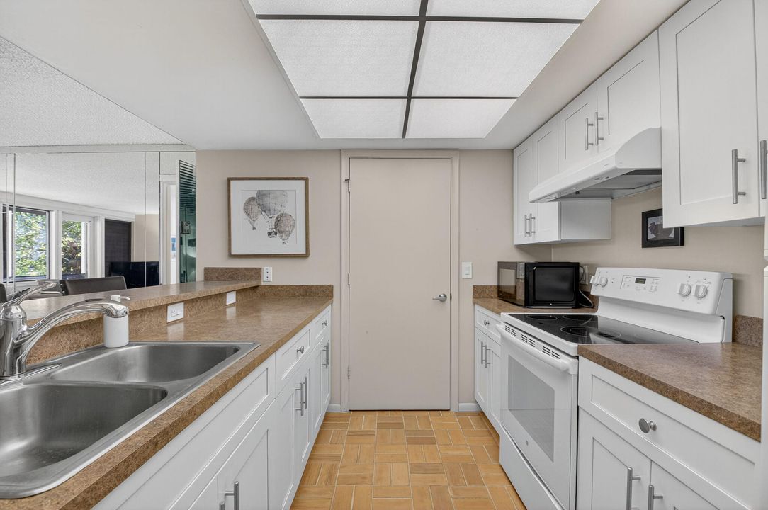 For Sale: $280,000 (2 beds, 2 baths, 1229 Square Feet)