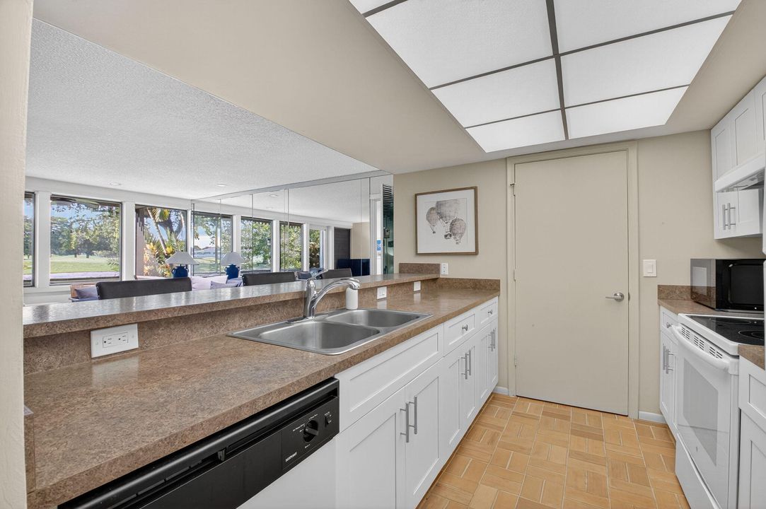 For Sale: $280,000 (2 beds, 2 baths, 1229 Square Feet)