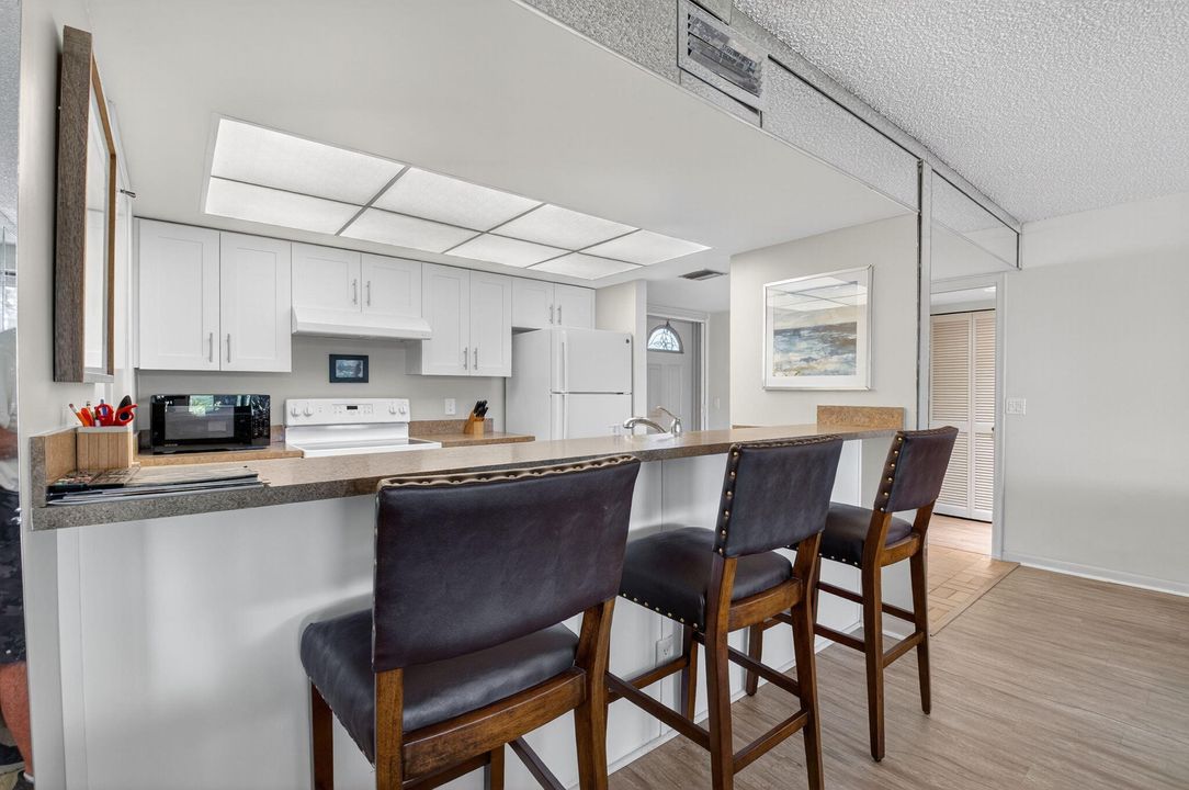 For Sale: $280,000 (2 beds, 2 baths, 1229 Square Feet)