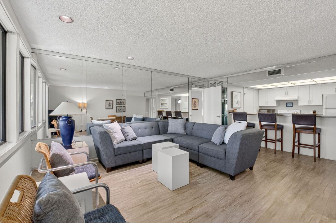 For Sale: $280,000 (2 beds, 2 baths, 1229 Square Feet)