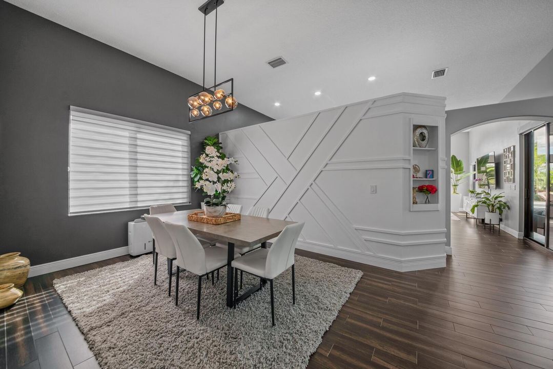 待售: $949,995 (4 贝兹, 2 浴室, 2381 平方英尺)