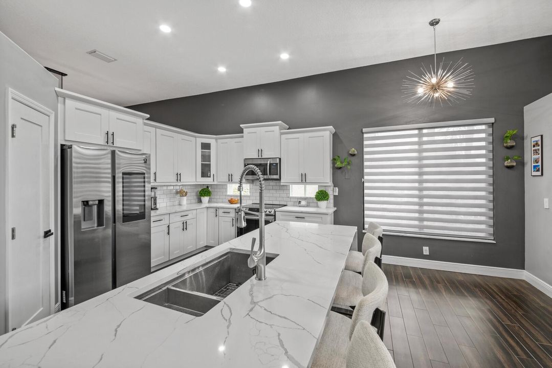 待售: $949,995 (4 贝兹, 2 浴室, 2381 平方英尺)