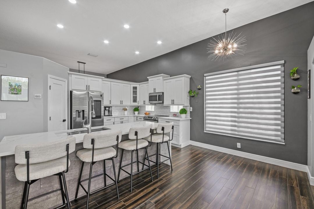 待售: $949,995 (4 贝兹, 2 浴室, 2381 平方英尺)